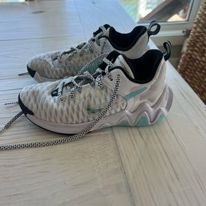 giannis antetokounmpo youth boys size 4 basketball shoes